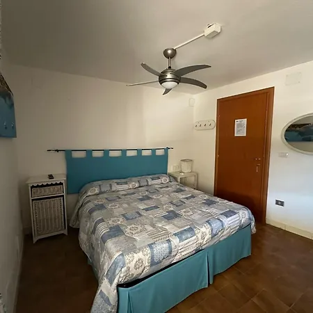 Oda ve Kahvaltı Adora 3*