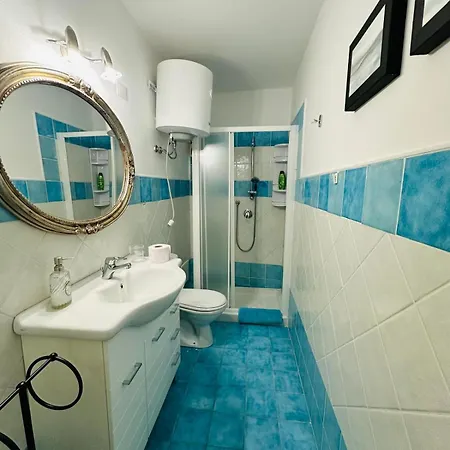 Adora Bed & Breakfast 3*